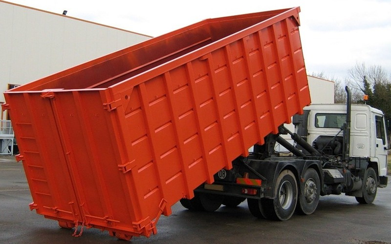 вывоз мусора контейнером 8м3