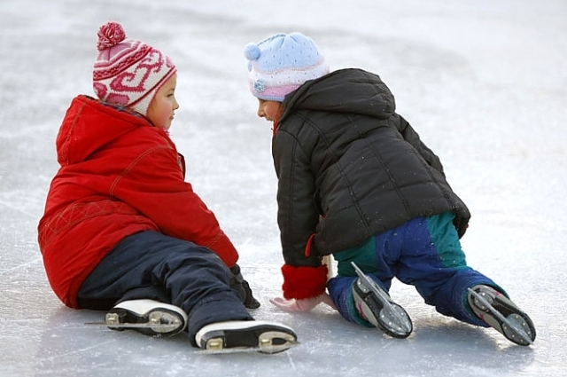 Дети на ледовом катке