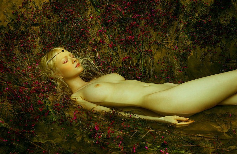 Фото в стиле ню