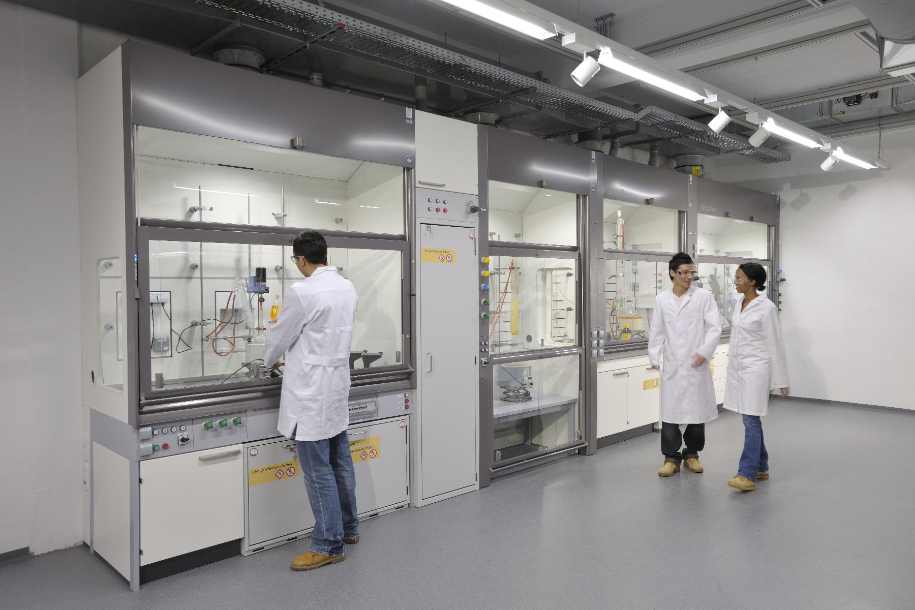 Вытяжные шкафы для химических лабораторий